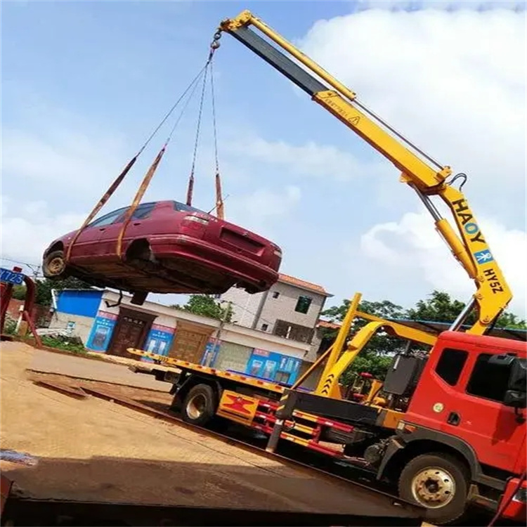 越秀吊车吊汽车的正确方法